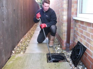 Drain Unblocking Using Electric Eel